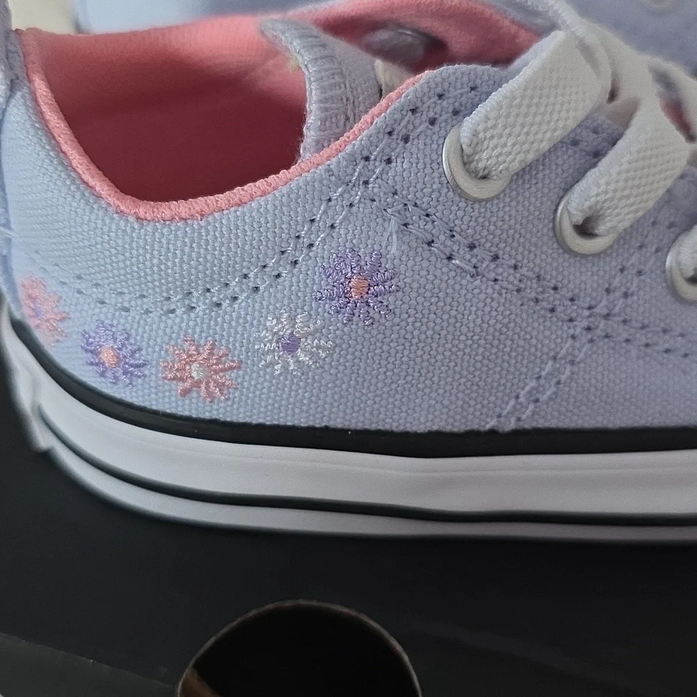 NEW Converse Chuck Taylor All Star Madisons - Size 5